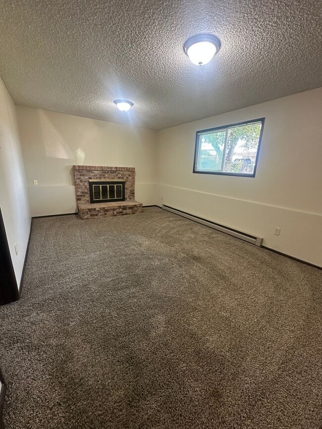 Building Photo - 1352