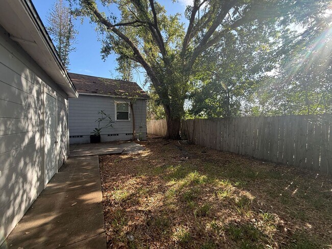 Building Photo - home for rent in South St. Pete
