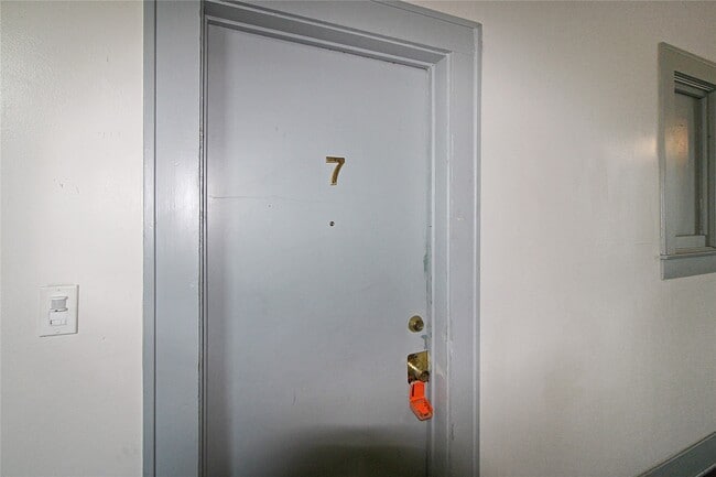 Building Photo - 1902 Church St