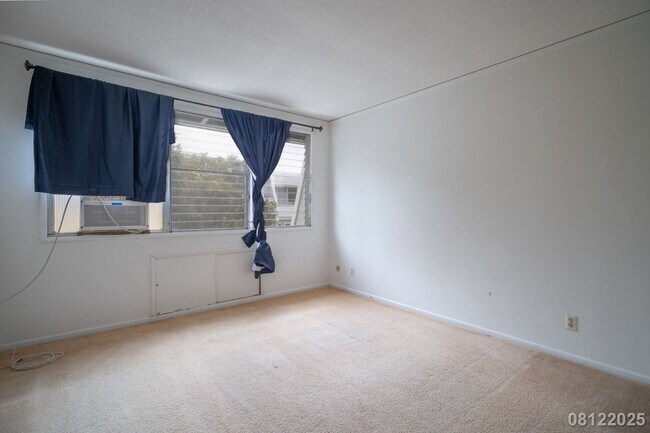 Building Photo - 2 Bed 1 Bath in Ridgeway