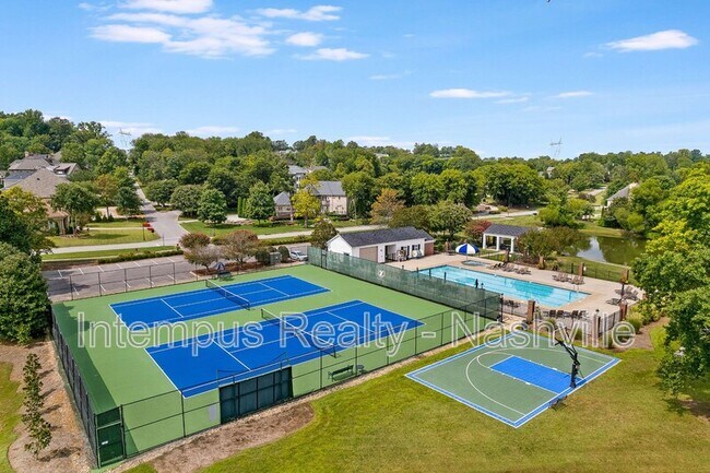 Building Photo - 7 Crooked Stick Ln