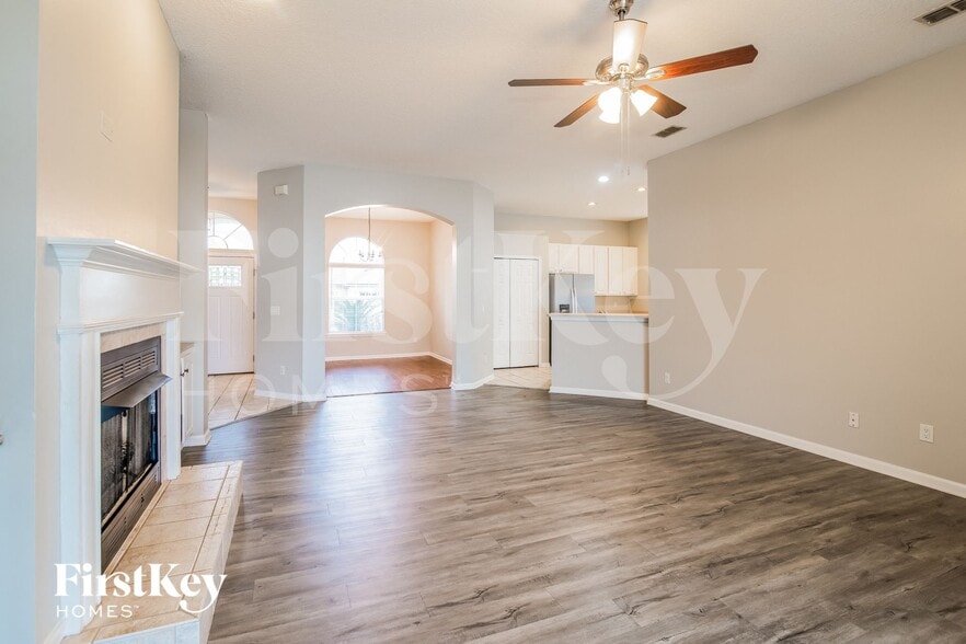 Building Photo - 528 Millhouse Ln