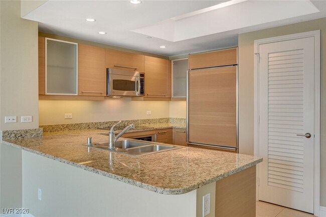 Building Photo - 222 Karen Ave