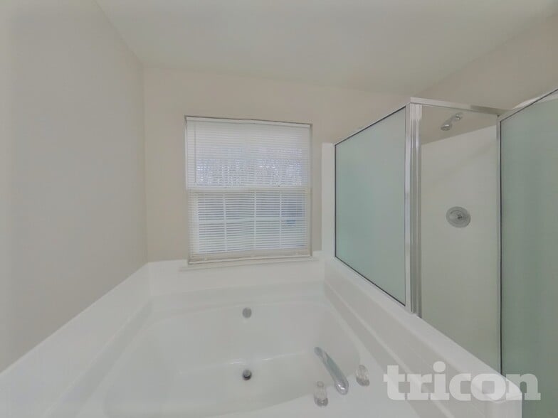 Building Photo - 1725 Josie St