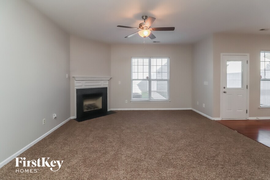 Building Photo - 13828 Connell Green Dr