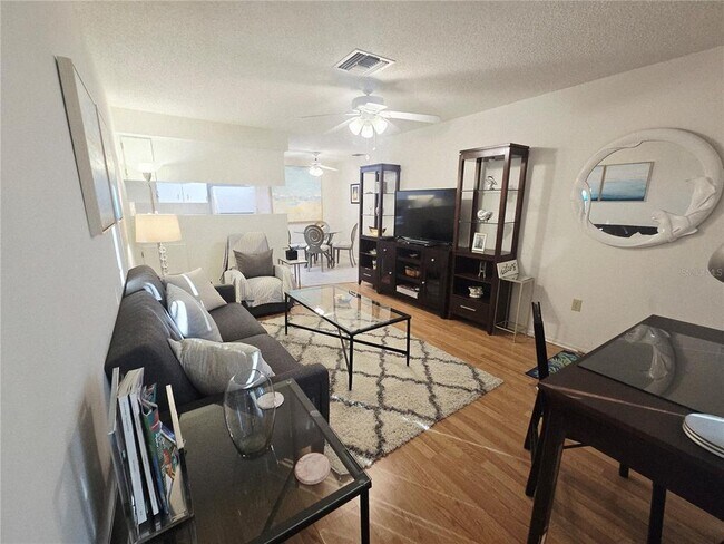 Building Photo - 4345 Tahitian Gardens Cir