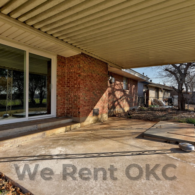 Building Photo - 1332 SW 77th Pl