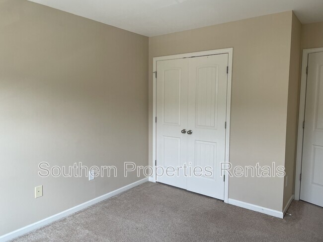 Building Photo - 42 Expedition Dr