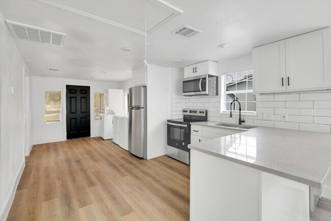 Building Photo - 3510 Brooks St