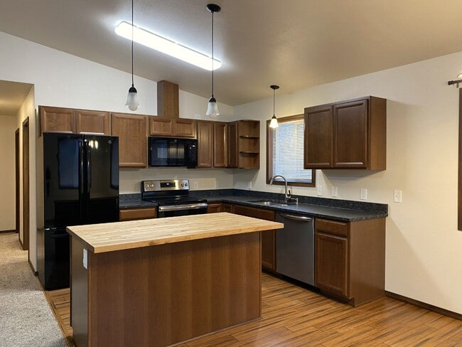 Building Photo - Second-Level Living