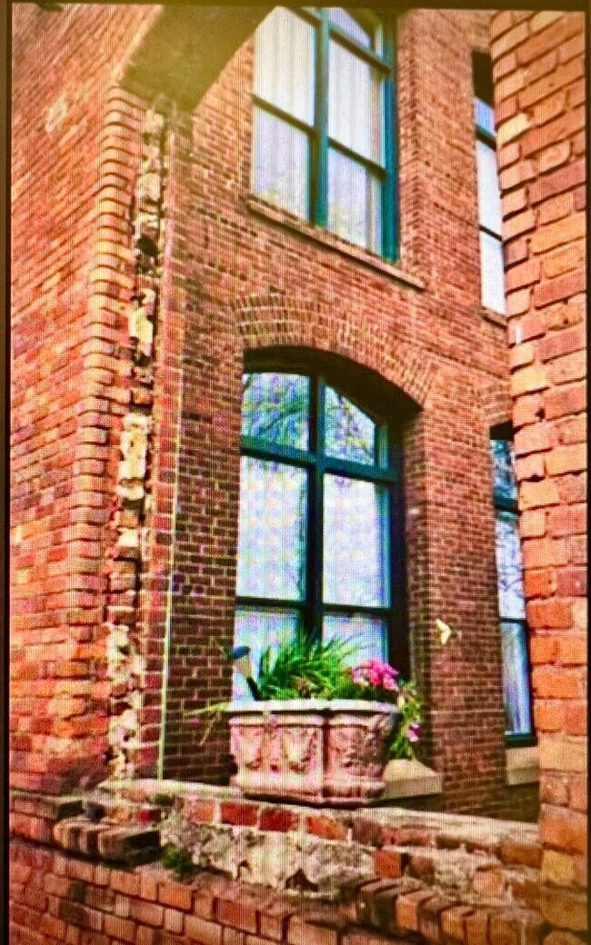 Building Photo - Stunning 2BR/1BA  Condo in Charlotte!!