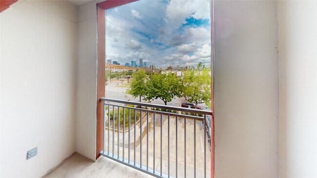 Building Photo - 310 S Jensen Dr