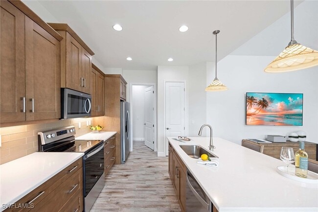 Building Photo - 7018 Saona CT