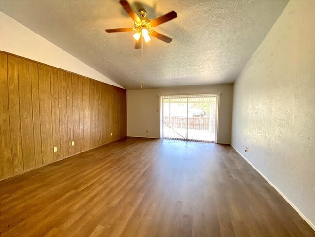 Building Photo - 1428 Big Bend Dr