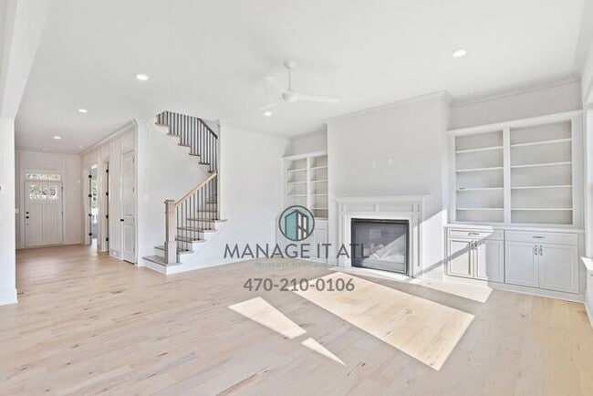 Building Photo - Beautiful 5 bedroom house in Suwanee. Lambert High School district!