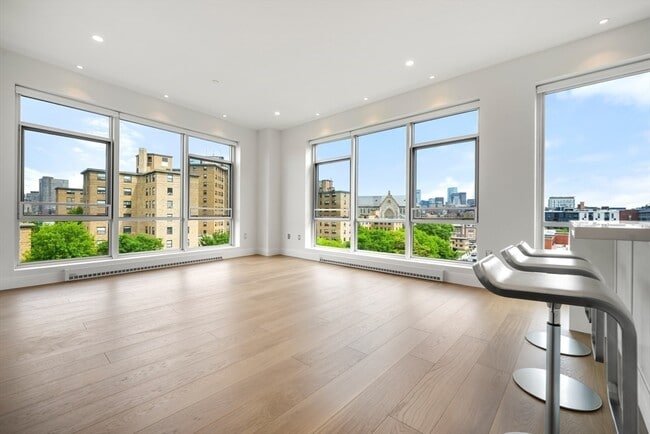 Building Photo - 700 Harrison Ave