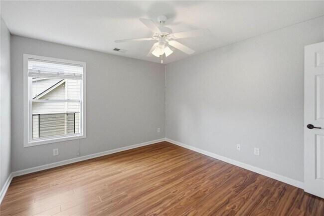 Building Photo - 518 S Fortune Way