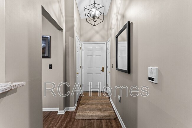 Building Photo - 8921 Hunters Creek Dr