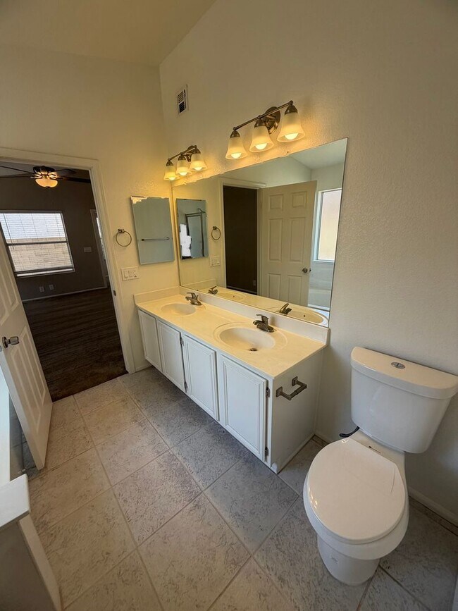 Building Photo - Desirable Arrowhead Ranch Home