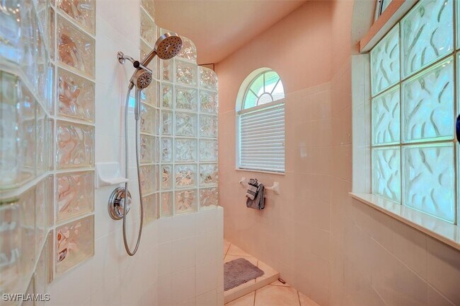 Building Photo - 5613 Harbour Cir