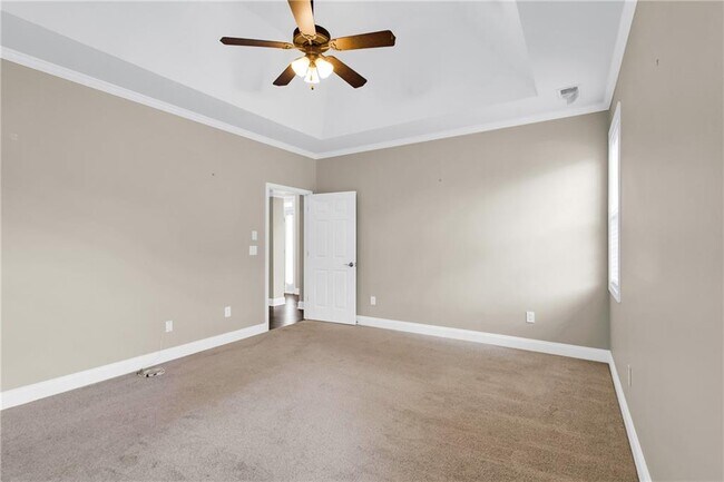 Building Photo - 5358 Manor View Dr NW