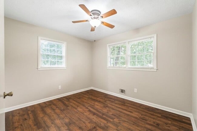Building Photo - 5146 Bramblewood Dr