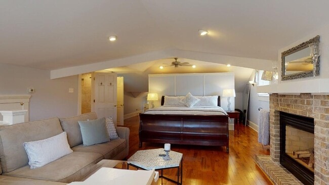Building Photo - Fully furnished Dilworth Bungalow Home