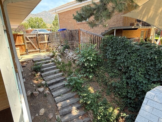 Building Photo - Olympus Cove Five Bedroom Rambler; Amazing...