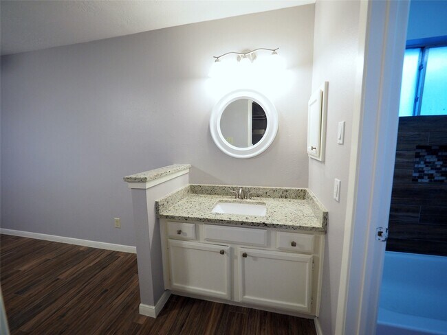 Building Photo - 2812 Pickett Dr