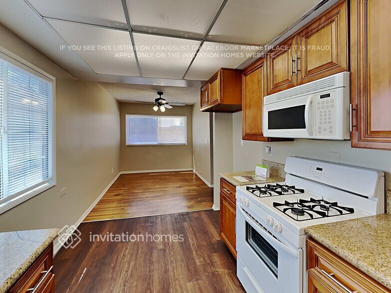 Building Photo - 14251 Minnehaha St