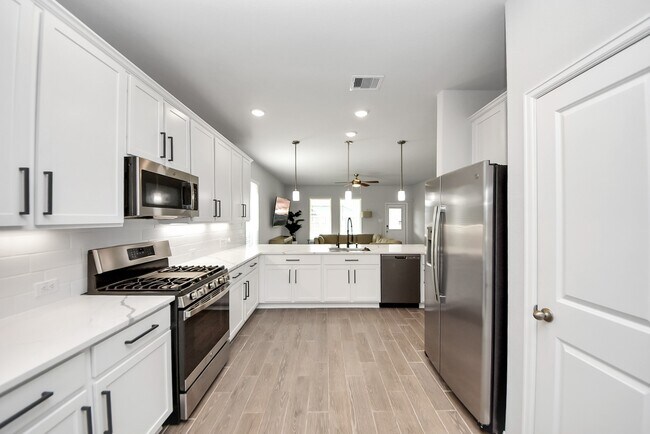 Building Photo - 15307 Davan Springs Dr