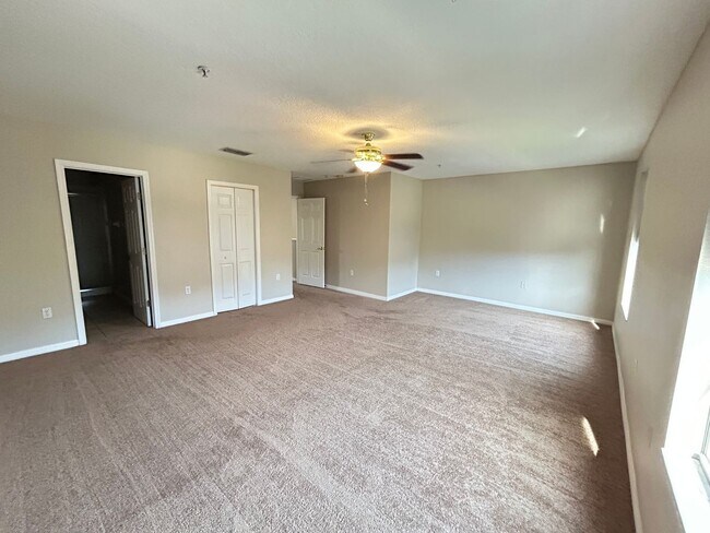Building Photo - 458 Tradition Ln