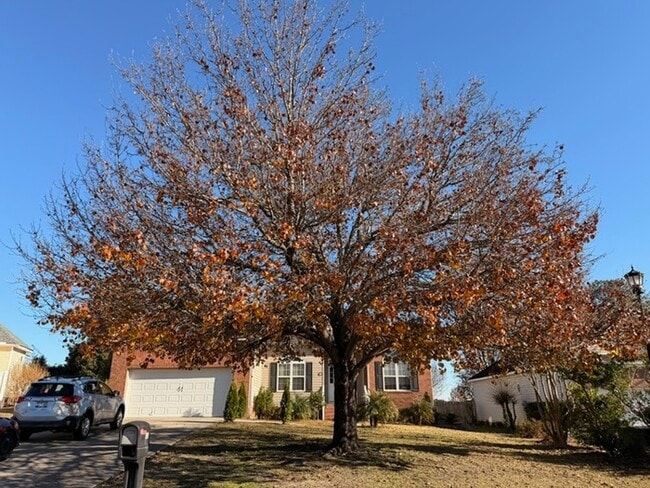 Building Photo - COMING SOON: Well Maintained 3BR 2BA Home w/ Pool Access + Dog Park in GREAT Location!