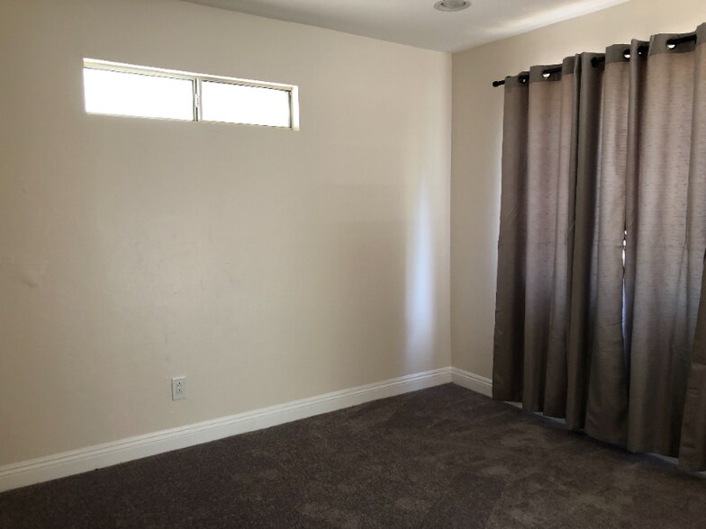 Building Photo - 22822 Azalia Ln