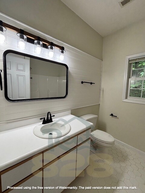 Building Photo - 2 Spicewood Ct