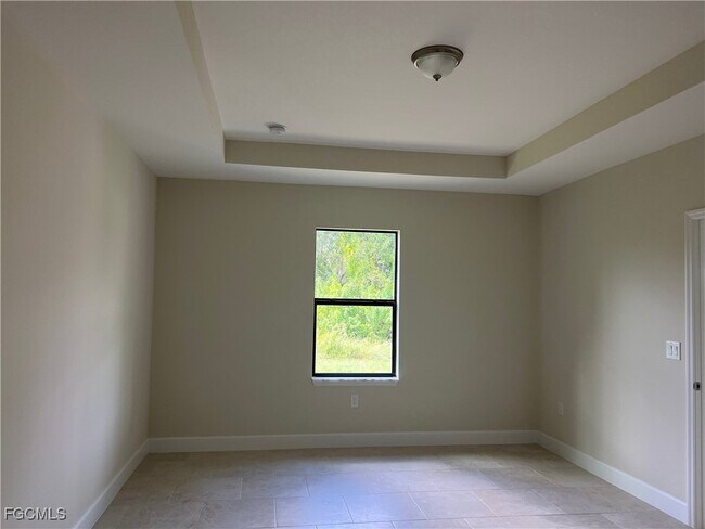 Building Photo - 1302 Sunniland Blvd