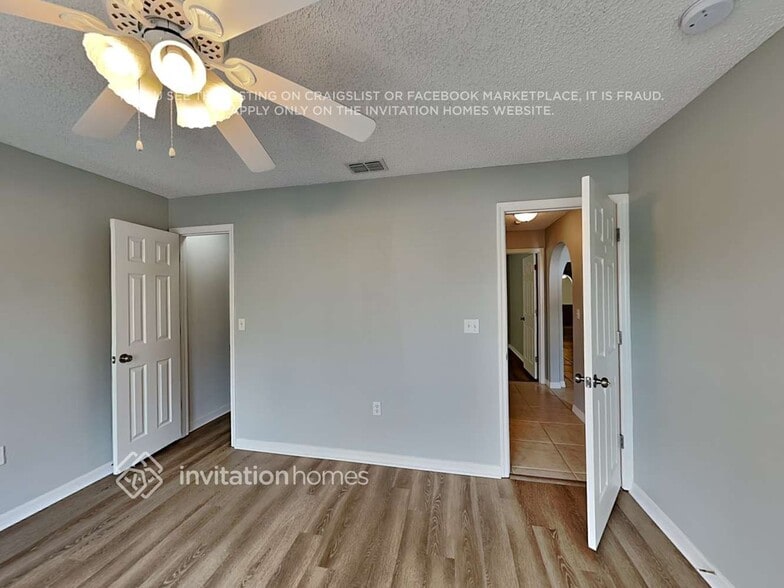 Building Photo - 2100 Brookshire Cir