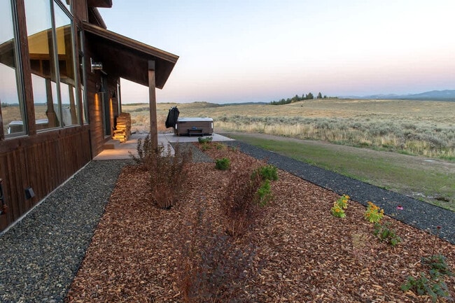 Building Photo - 2406 Tamarack Trail
