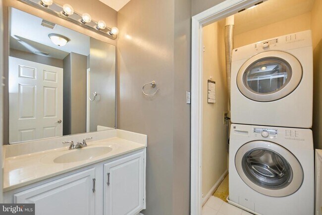 Building Photo - 1565 Church Hill Pl