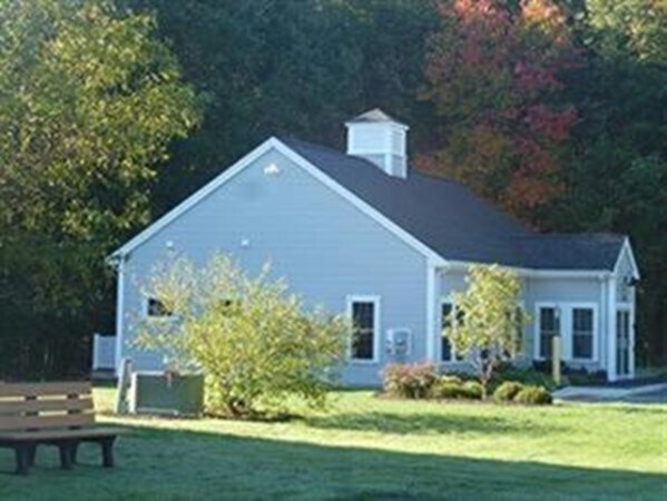 Building Photo - 7 Blueberry Dr