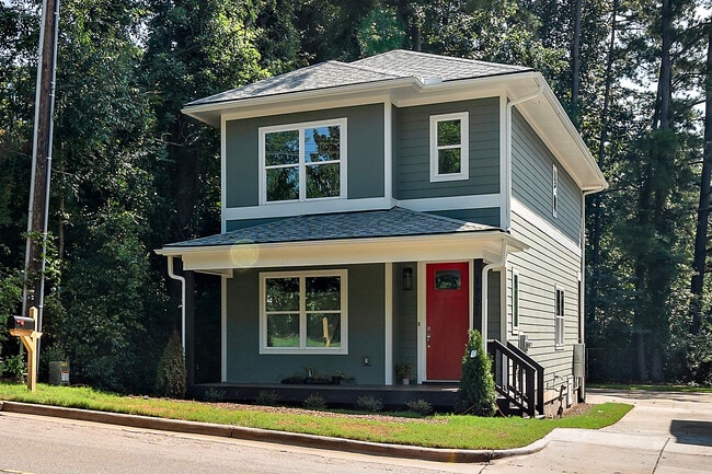Building Photo - 1721 Crest Rd