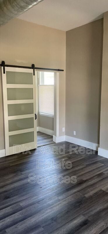 Building Photo - 601 Leo Dr