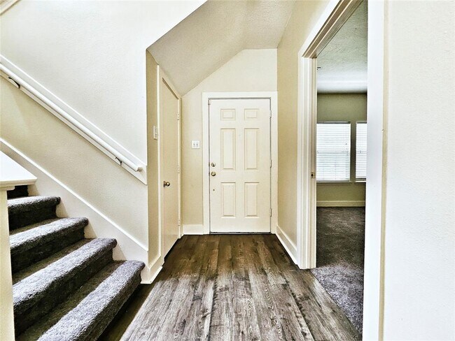 Building Photo - 6106 Spruce Bough Ct