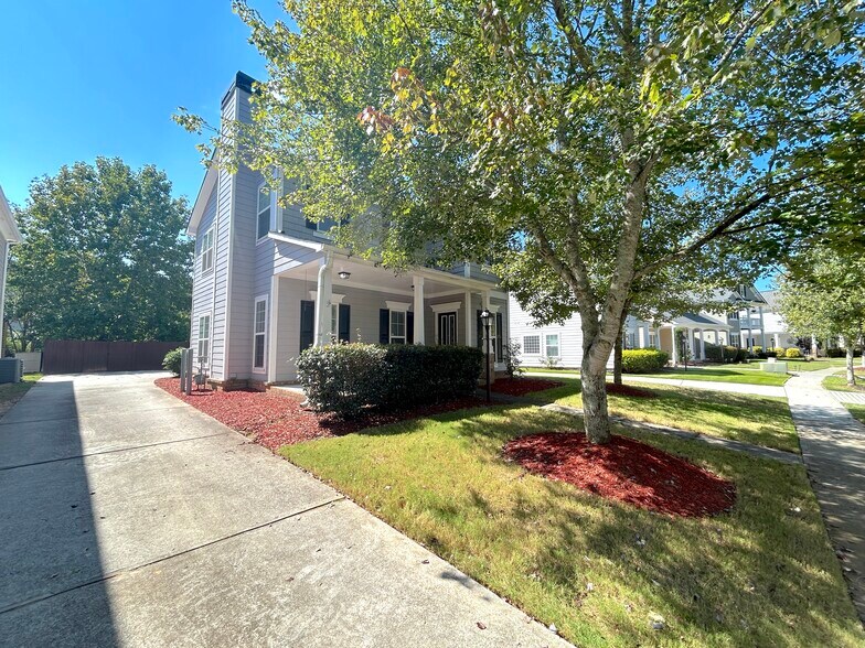 Building Photo - 4100 Lake Pass Ln