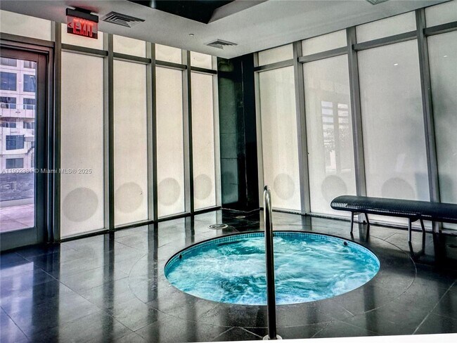 Building Photo - 500 Brickell Ave