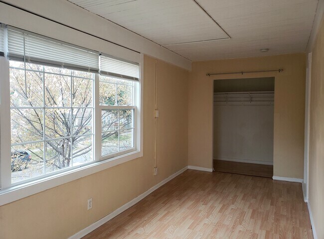 Building Photo - 663 Blair Ave
