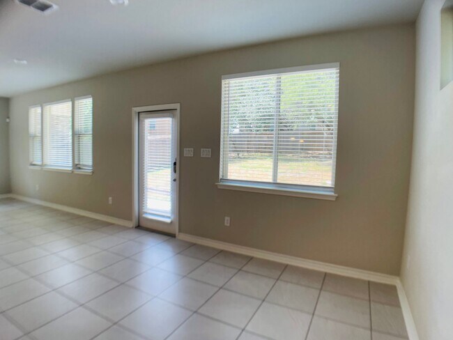 Building Photo - Charming Nestled Home near 281 and 1604