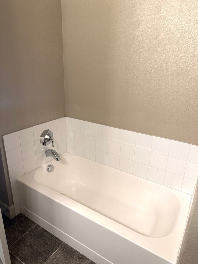 Building Photo - Downtown Boise Condo Living
