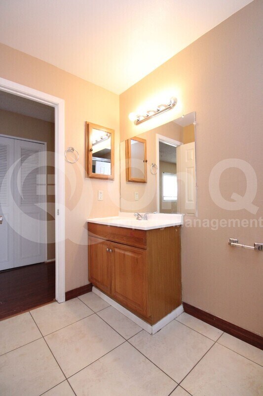 Building Photo - 6560 N 43rd Ave