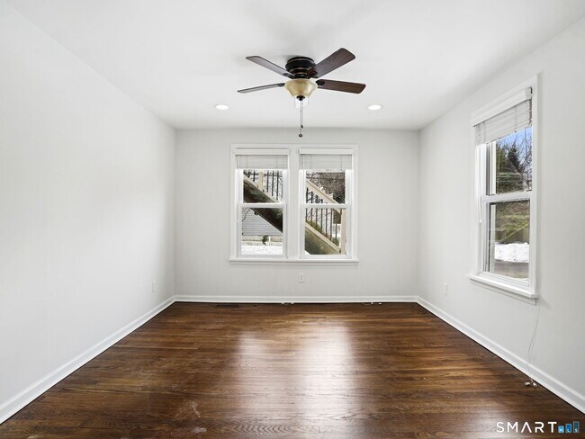 Building Photo - 229 Southfield Ave